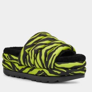 NEW UGG Maxi Tiger Print Camo Slide Slip On  Lamb Fur In Key Lime